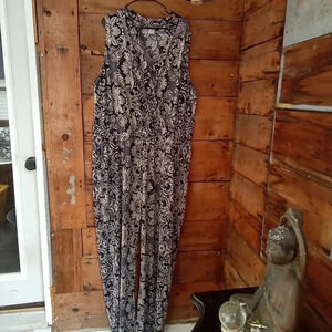 Pyramid Collection Jumpsuit Womens 2X Black/Beige Floral Sleeveless Surplice